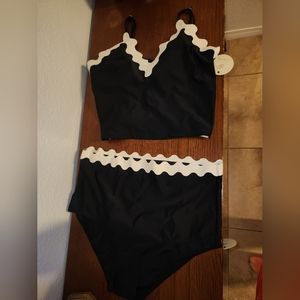 Down East Scalloped edge crop top/high rise bikini Size XL